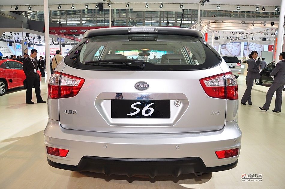 比亚迪S6