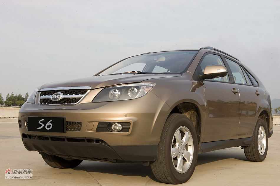 麦加金色比亚迪S6