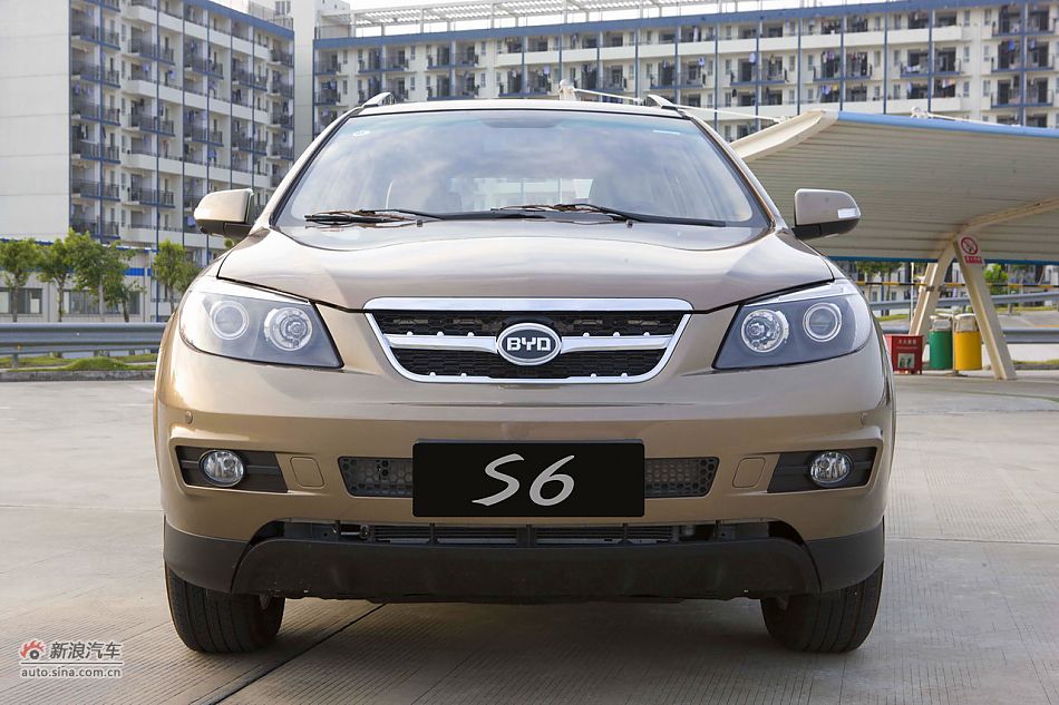 麦加金色比亚迪S6
