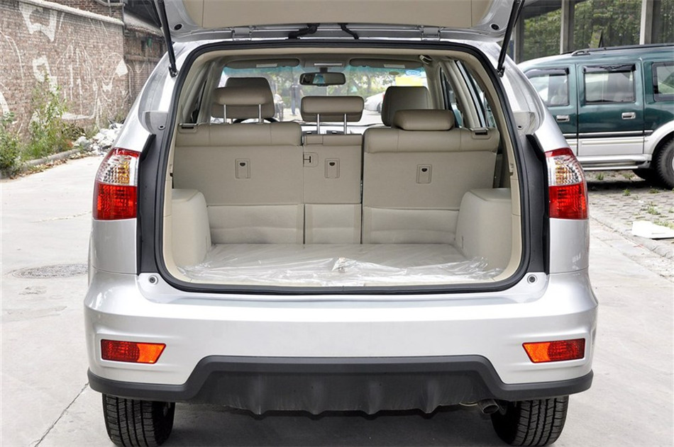 2013款 劲悦版 2.4L MT 豪华型 座椅空间