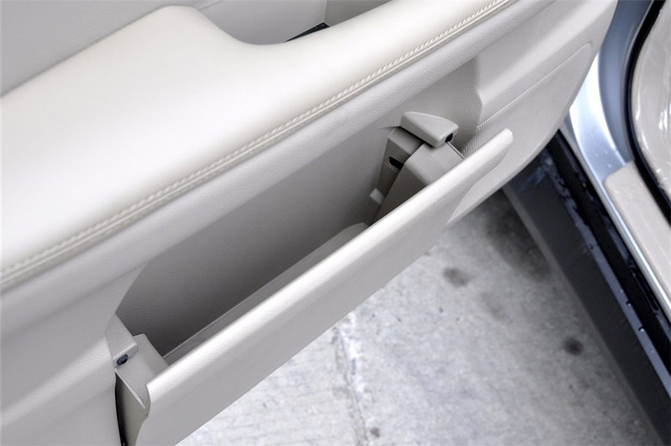 2013款 劲悦版 2.4L MT 豪华型 座椅空间