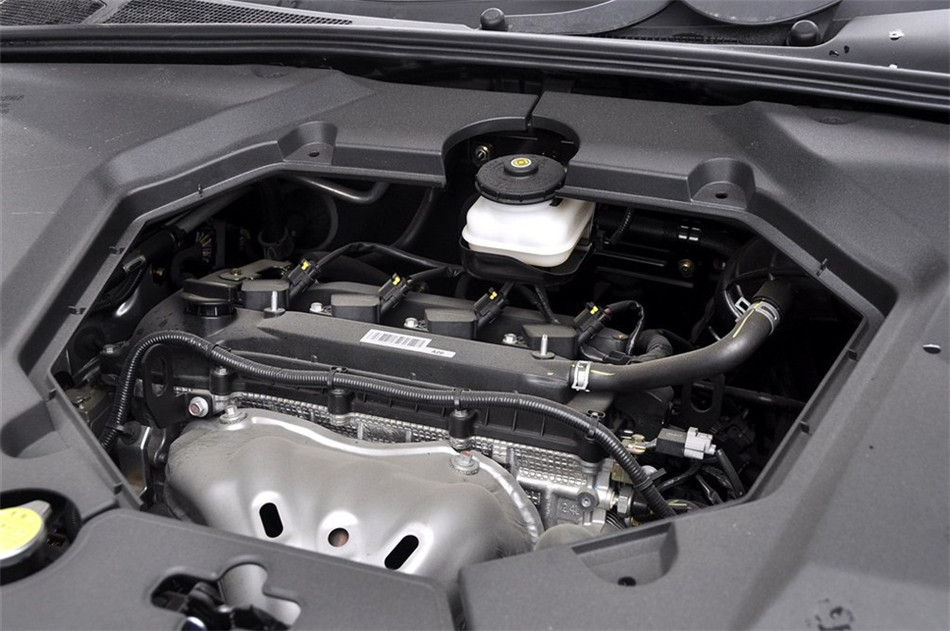 2013款 劲悦版 2.4L MT 豪华型 引擎底盘