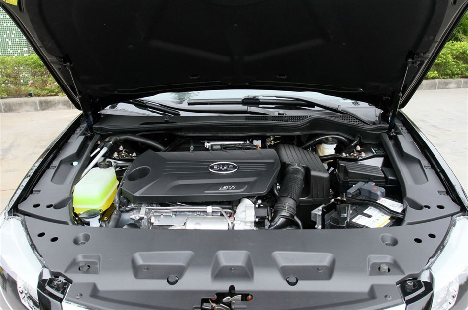 比亚迪G6 2013款 1.5T AT 尊荣型 引擎底盘