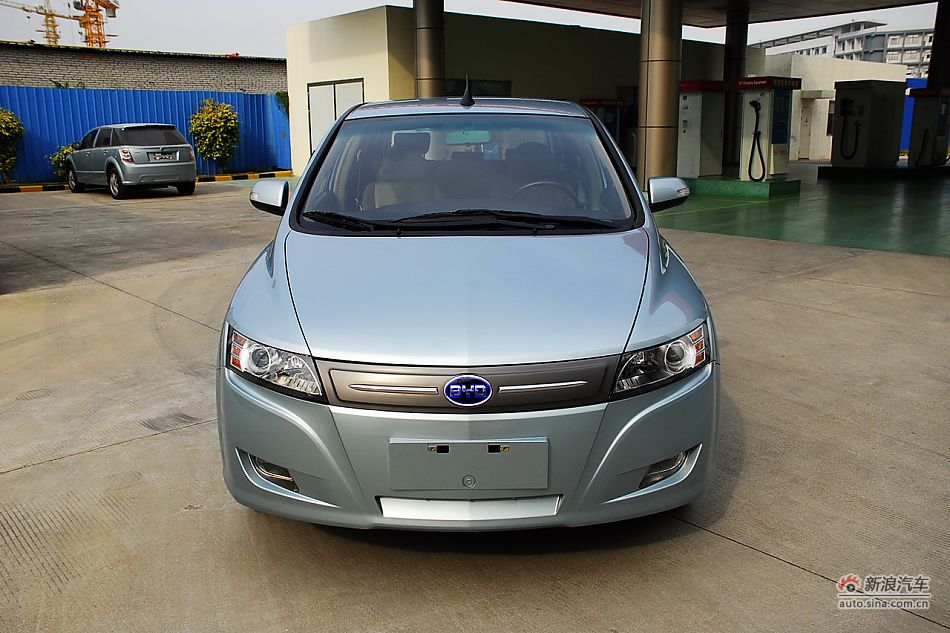 比亚迪E6纯电动车外观实拍