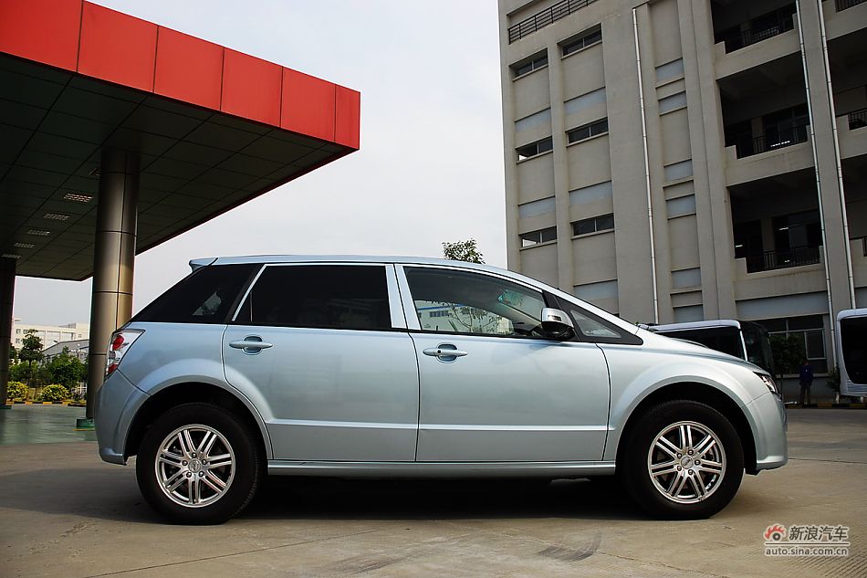 比亚迪E6纯电动车外观实拍