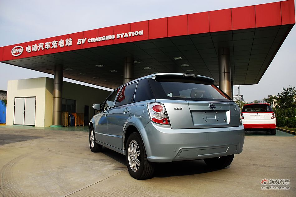 比亚迪E6纯电动车外观实拍