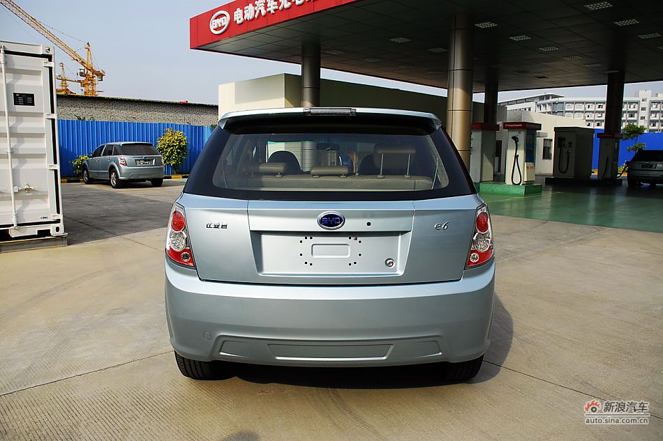 比亚迪E6纯电动车外观实拍