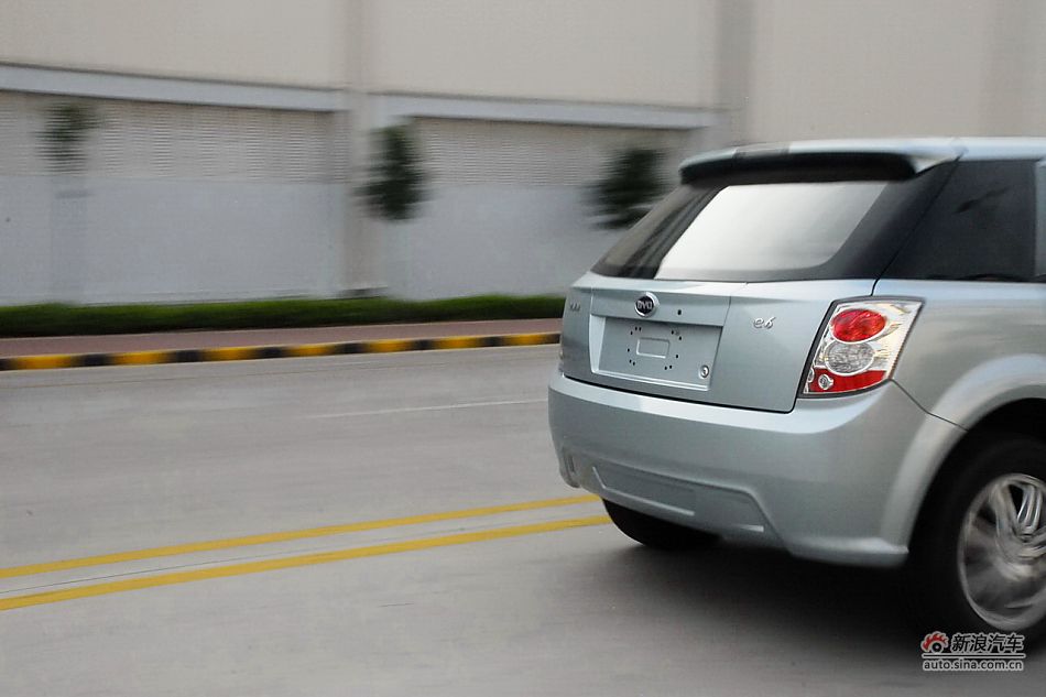 比亚迪E6纯电动车动态