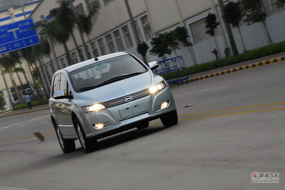 比亚迪E6纯电动车动态