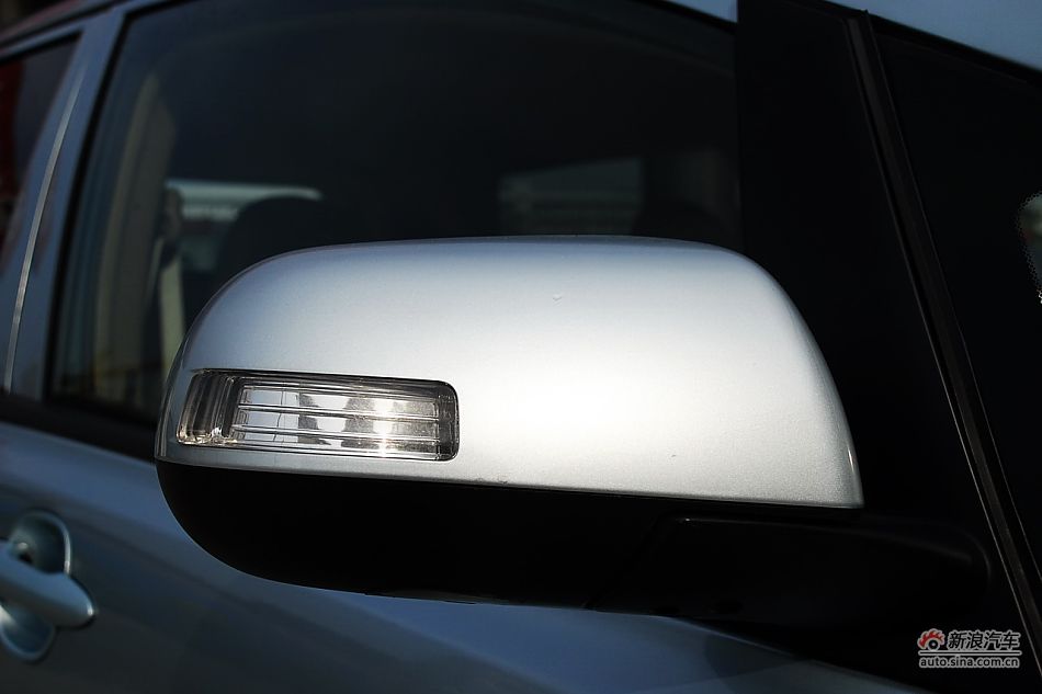 比亚迪E6纯电动车外观实拍