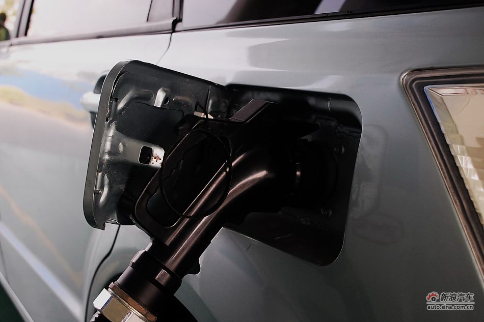 比亚迪E6纯电动车外观实拍