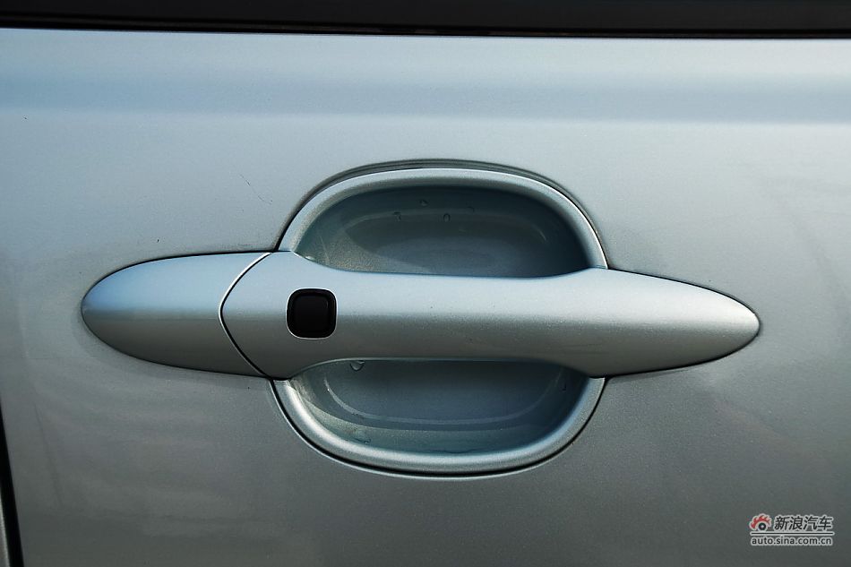 比亚迪E6纯电动车外观实拍