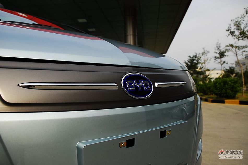 比亚迪E6纯电动车外观实拍