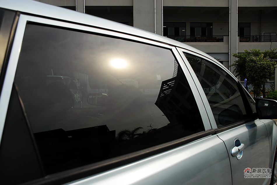 比亚迪E6纯电动车外观实拍