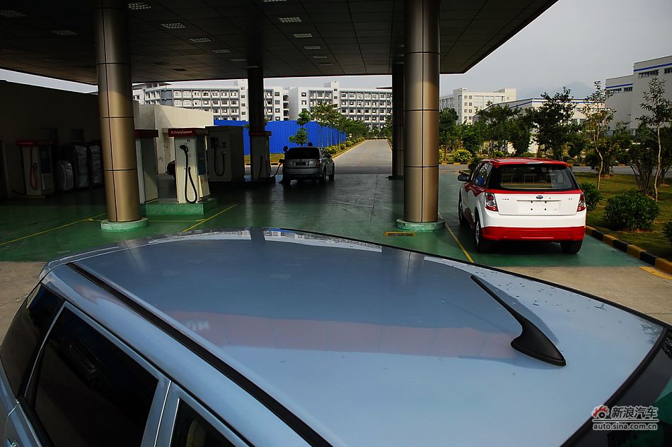 比亚迪E6纯电动车外观实拍
