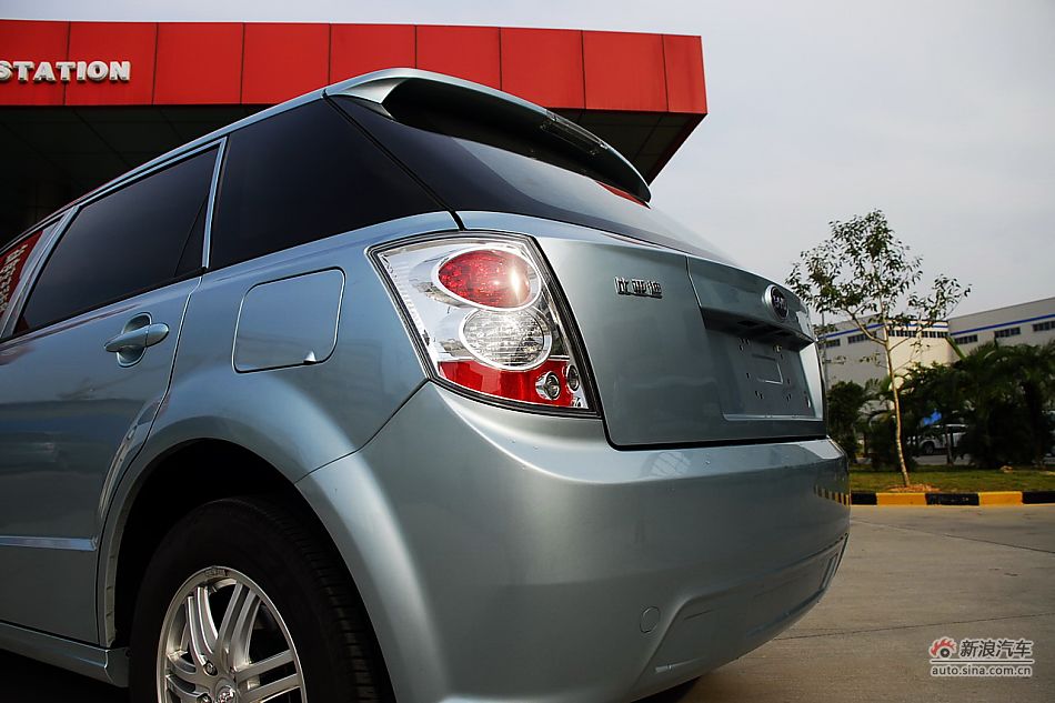 比亚迪E6纯电动车外观实拍