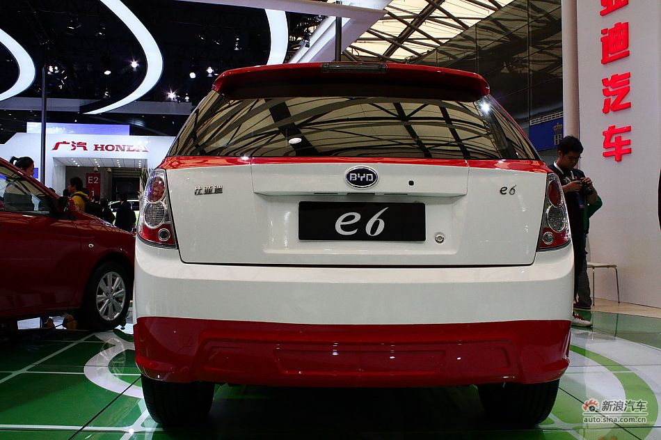 比亚迪E6