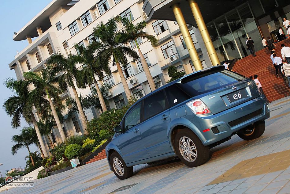 比亚迪e6 CVT纯电动车