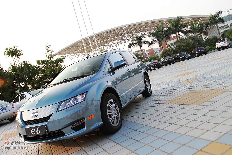 比亚迪e6 CVT纯电动车