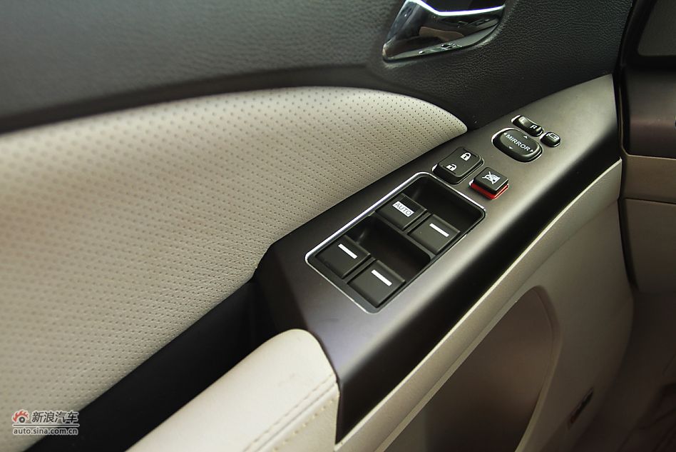 比亚迪e6 CVT纯电动车