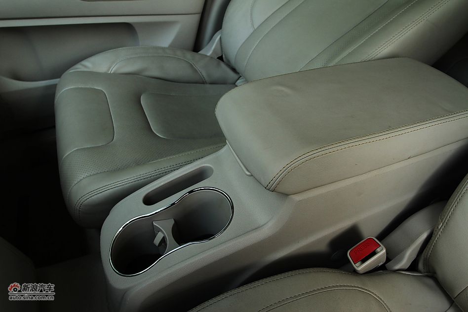 比亚迪e6 CVT纯电动车