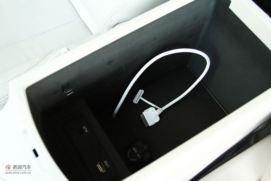 比亚迪e6 CVT纯电动车