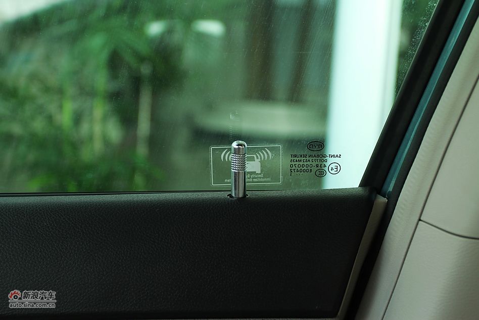 比亚迪e6 CVT纯电动车