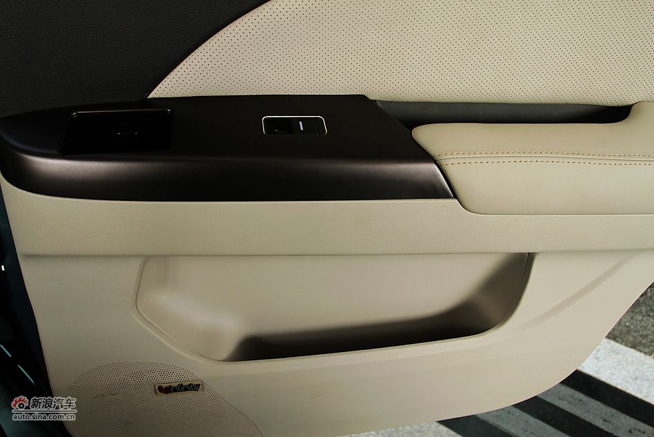 比亚迪e6 CVT纯电动车