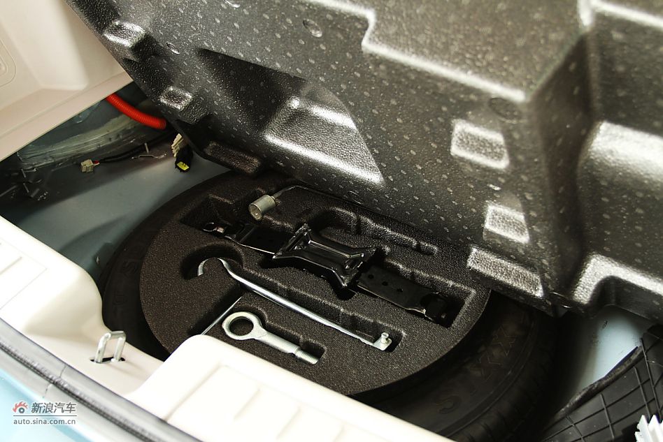 比亚迪e6 CVT纯电动车