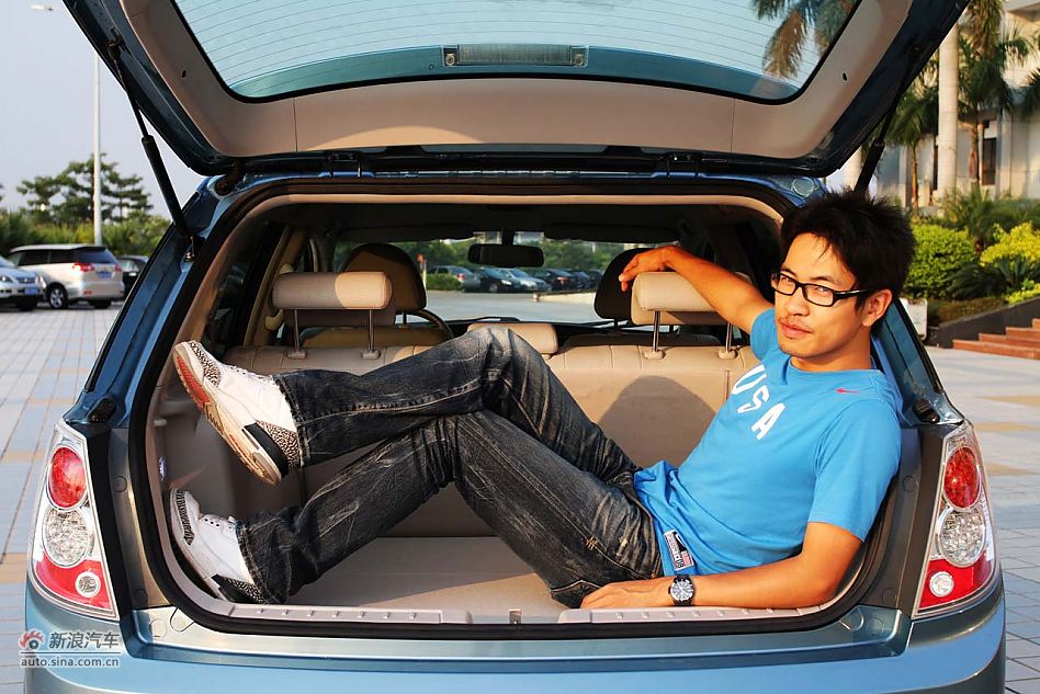 比亚迪e6 CVT纯电动车