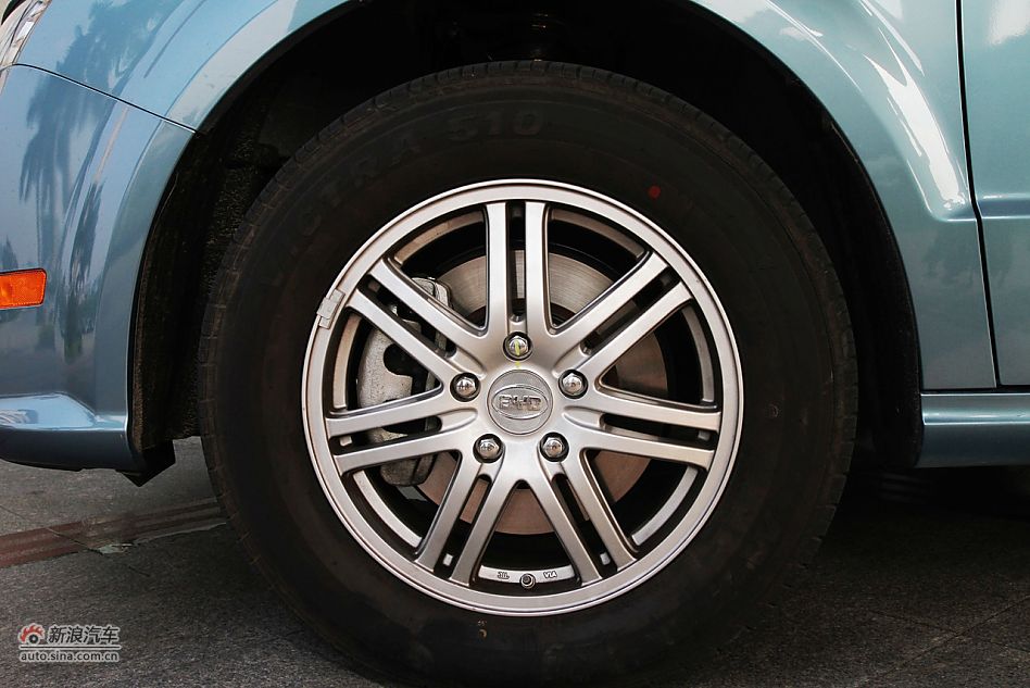 比亚迪e6 CVT纯电动车