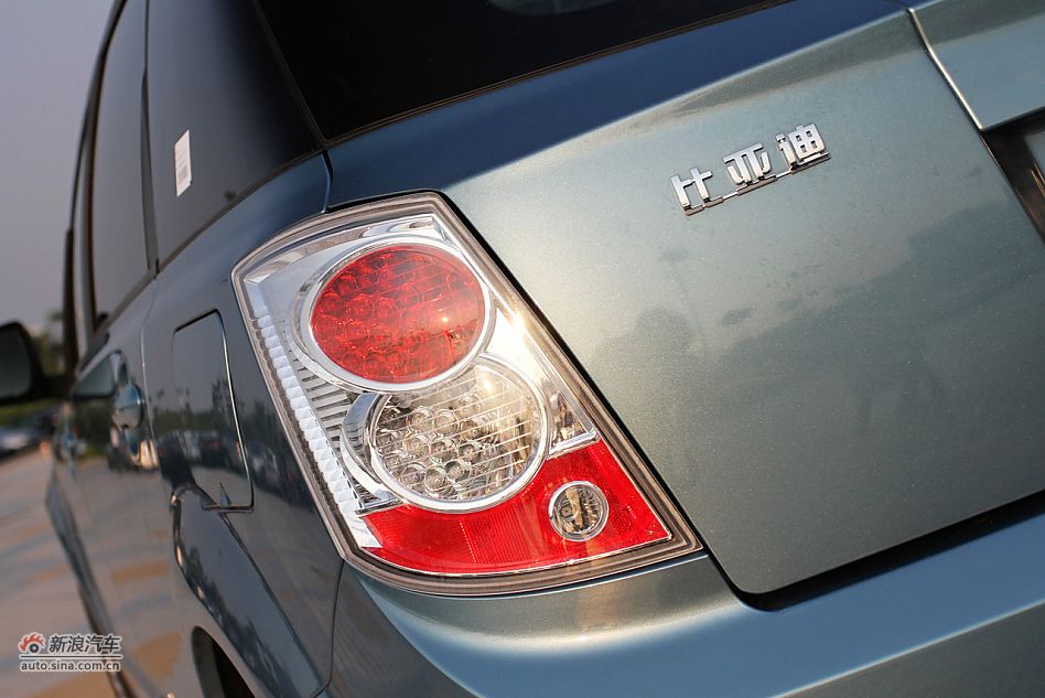 比亚迪e6 CVT纯电动车