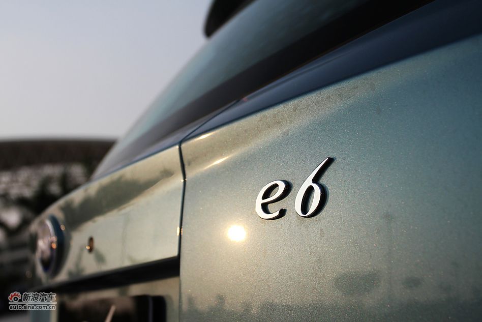 比亚迪e6 CVT纯电动车