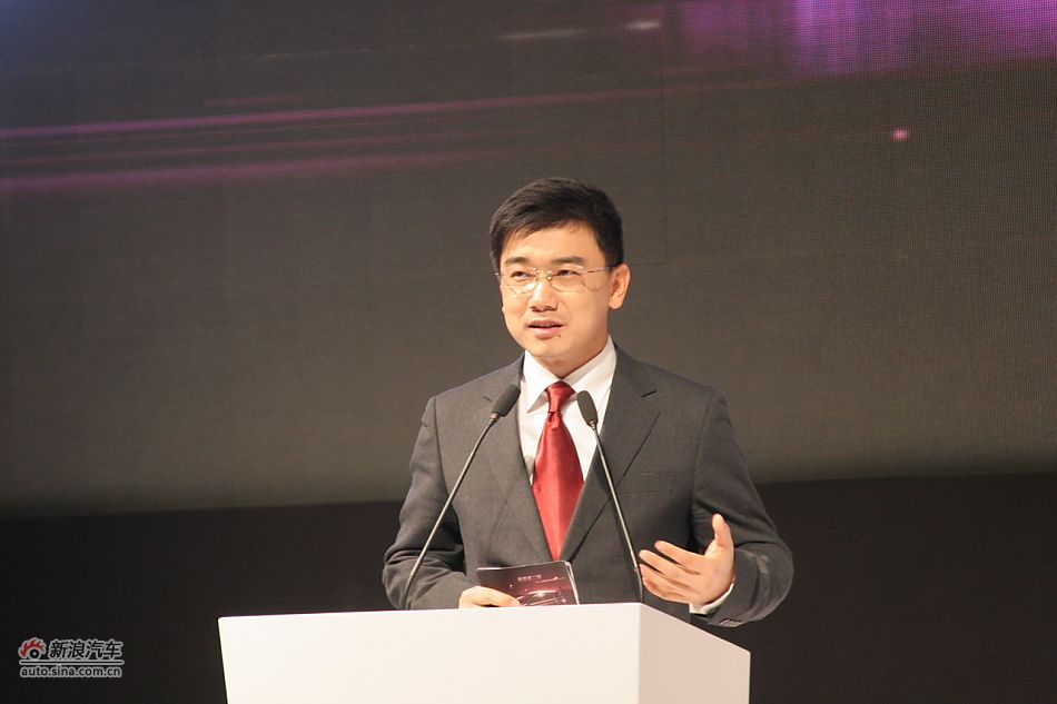 马自达8下线现场主持人