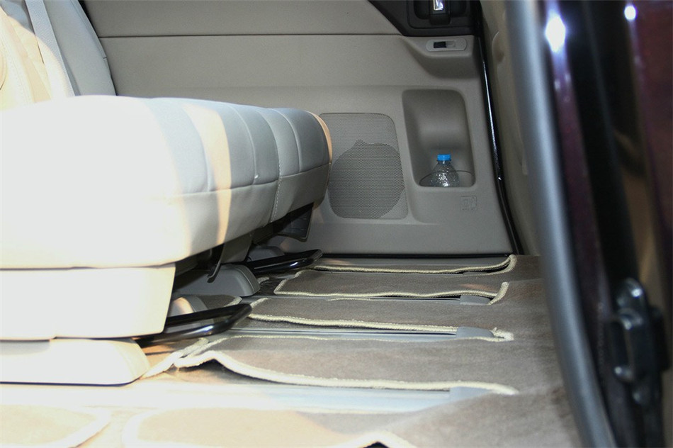 马自达8 2013款 2.5L AT 至尊版 空间