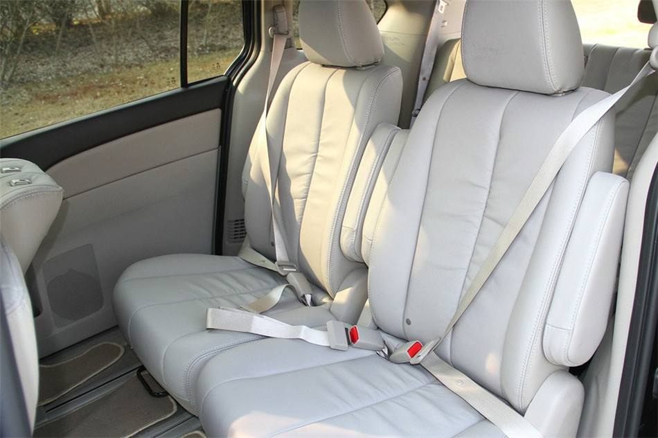 Դ8 2013 2.5L AT  ռ