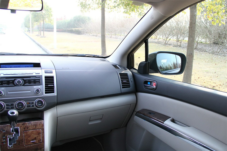 马自达8 2013款 2.5L AT 至尊版 内饰