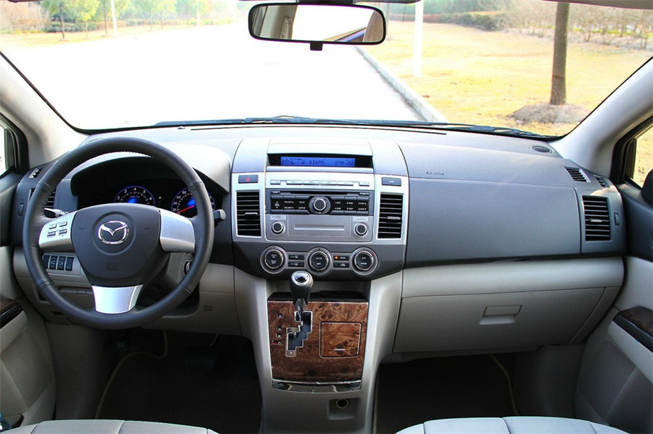 马自达8 2013款 2.5L AT 至尊版 内饰