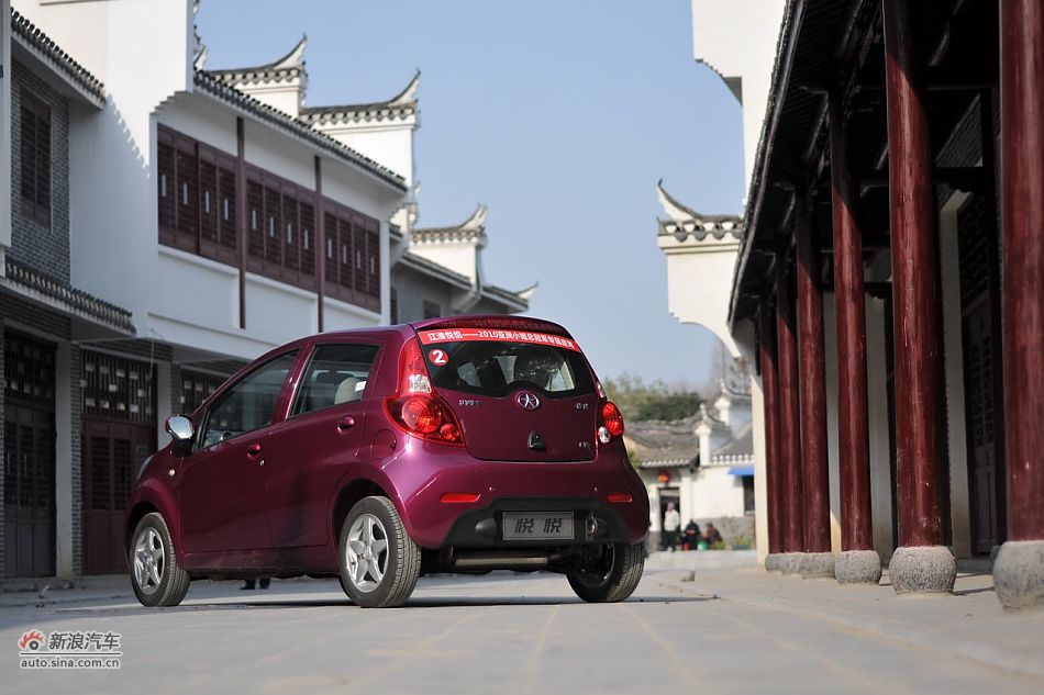 2011款悦悦整车实拍