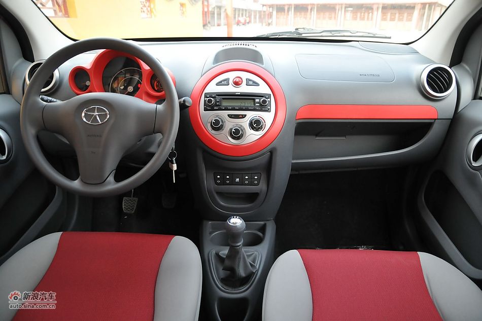 2011款悦悦内饰实拍