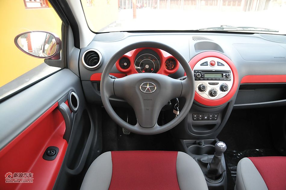 2011款悦悦内饰实拍