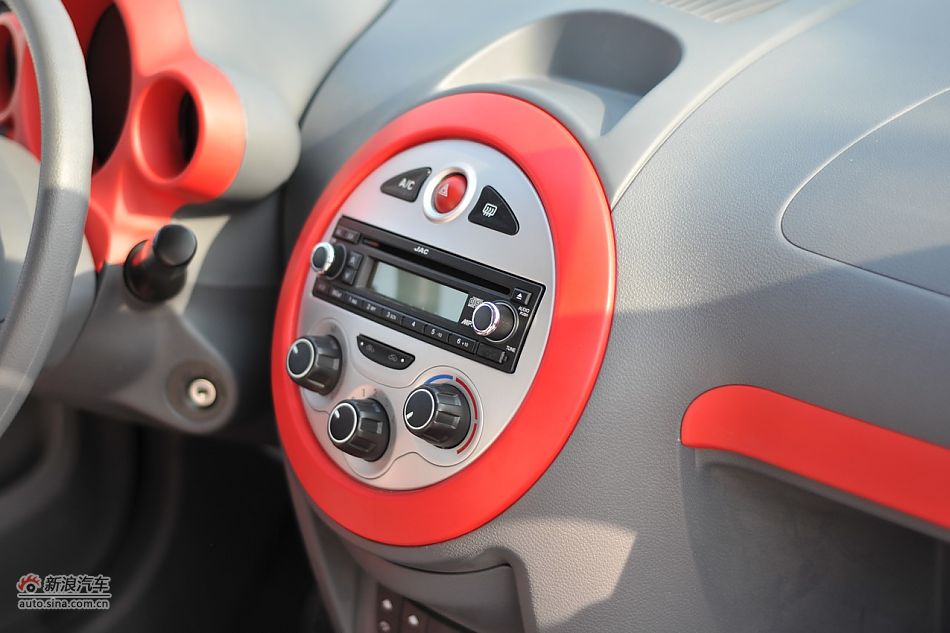 2011款悦悦内饰实拍