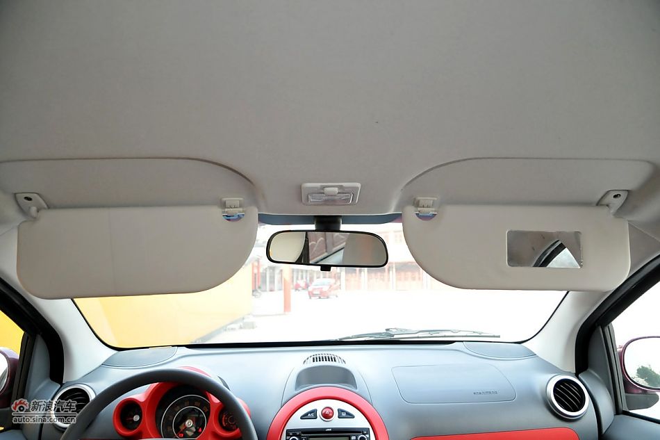 2011款悦悦内饰实拍