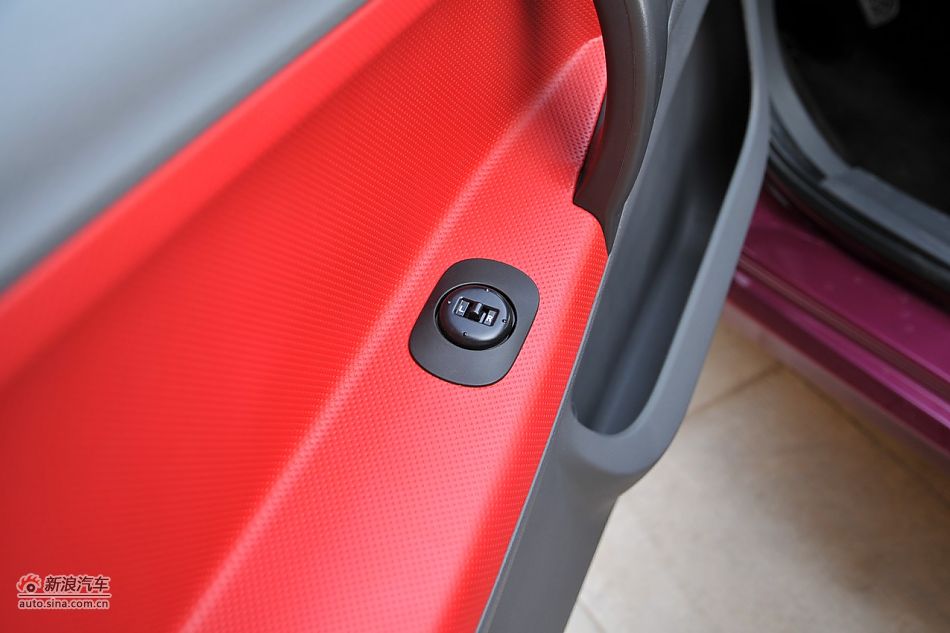 2011款悦悦内饰实拍