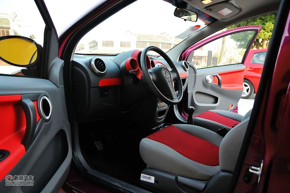 2011款悦悦内饰实拍