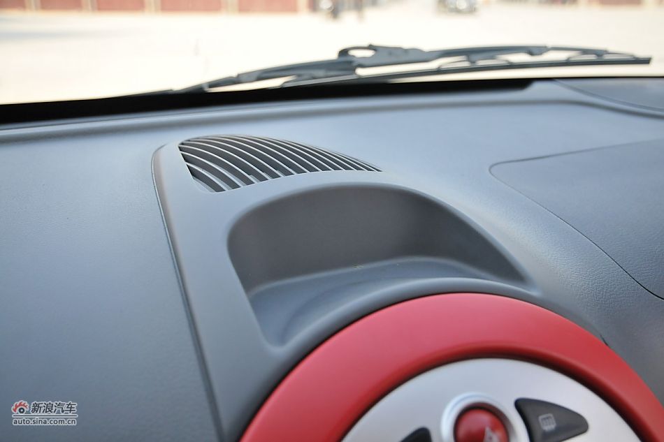 2011款悦悦内饰实拍