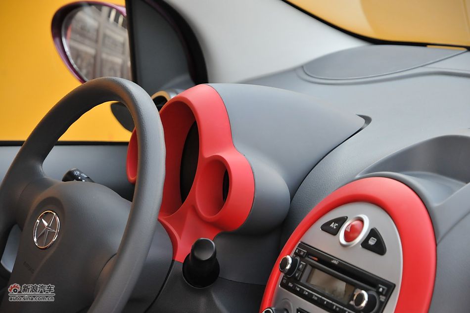 2011款悦悦内饰实拍