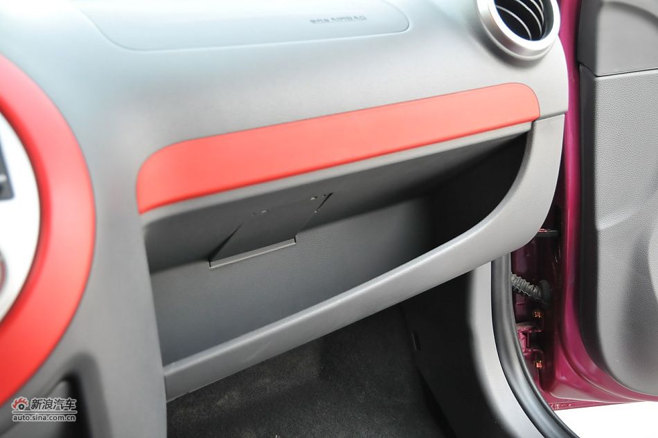 2011款悦悦内饰实拍