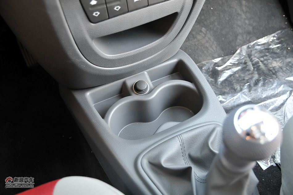 2011款悦悦内饰实拍