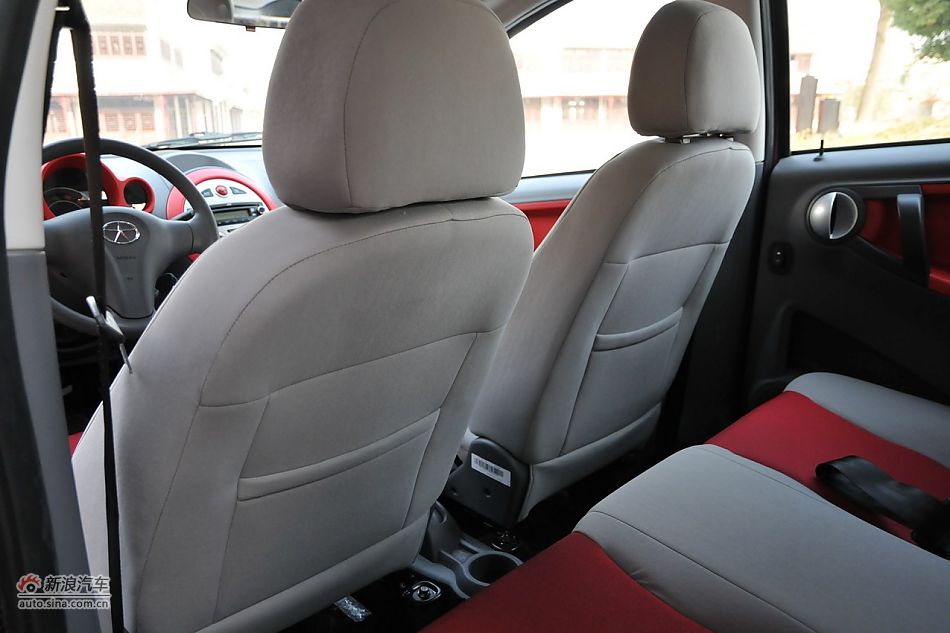 2011款悦悦内饰实拍